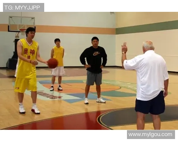 南京篮球队的速度之谜:揭开巨献背后的训练与战术秘密 南京篮球队的速度之谜:揭开巨献背后的训练与战术秘密