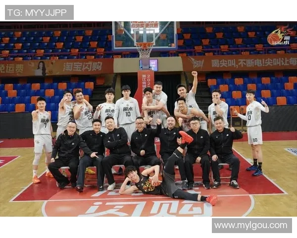 南京足球队逆袭之路揭秘锦标赛特别报道展现奋斗精神与团队力量