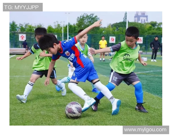 忠于足球的信仰与热爱在绿茵场上绽放的激情与梦想